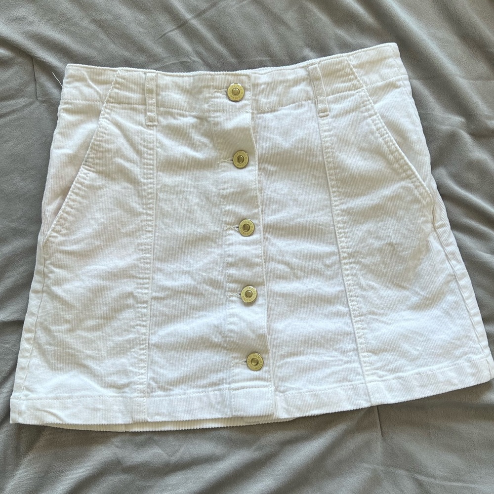 FOREVER 21 SIZE 6 WHITE BUTTON DOWN SKIRT